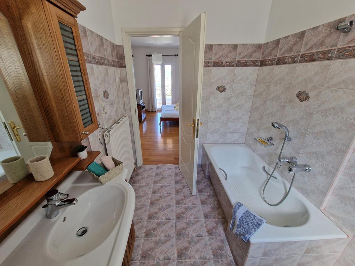 Villa Liana : Luxury Villa With Fantastic Sea View, Near Airport Porto Rafti Exterior photo